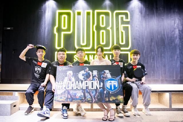 他的贡献被 他的贡献被