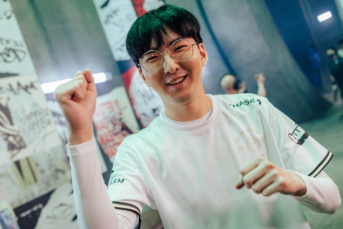 通过出色的 通过出色的