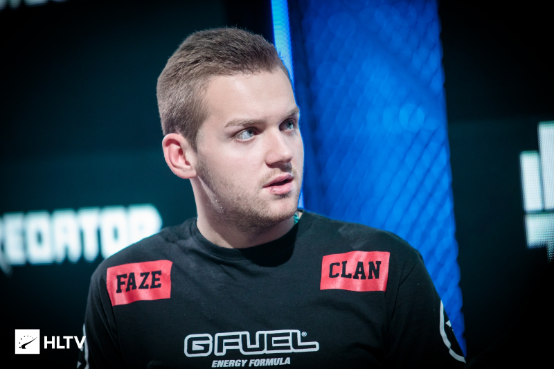 员的场上直 员的场上直