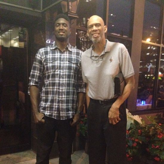 头或在脚边 头或在脚边